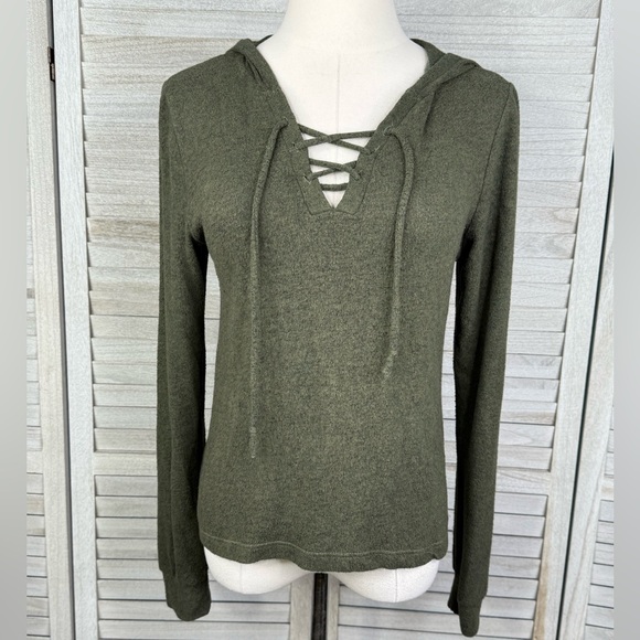 HEART & HIPS Hooded Long Sleeve T-Shirt with Laced Neckline Olive Green-Small - Picture 1 of 2